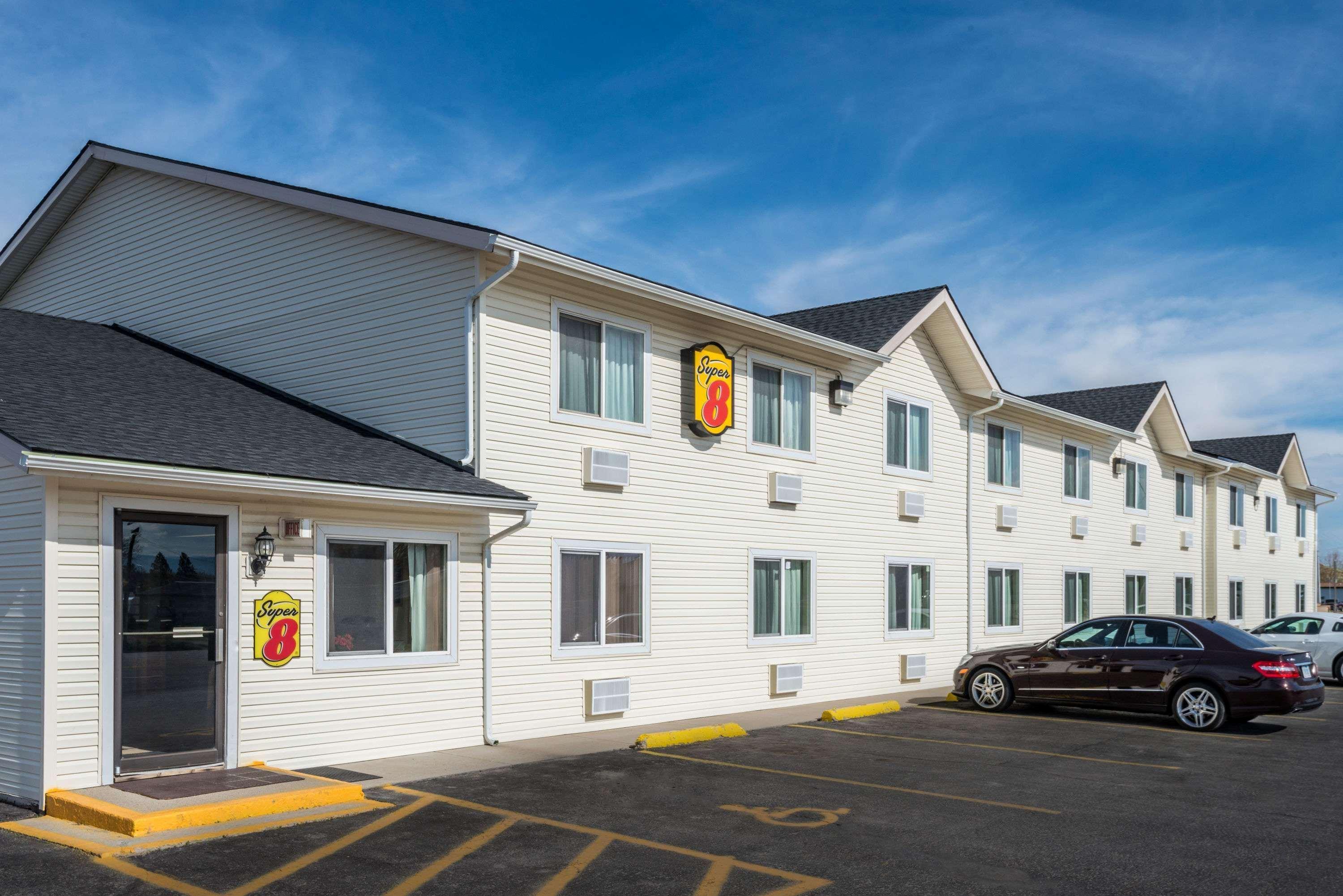 Super 8 Sheridan Exterior photo